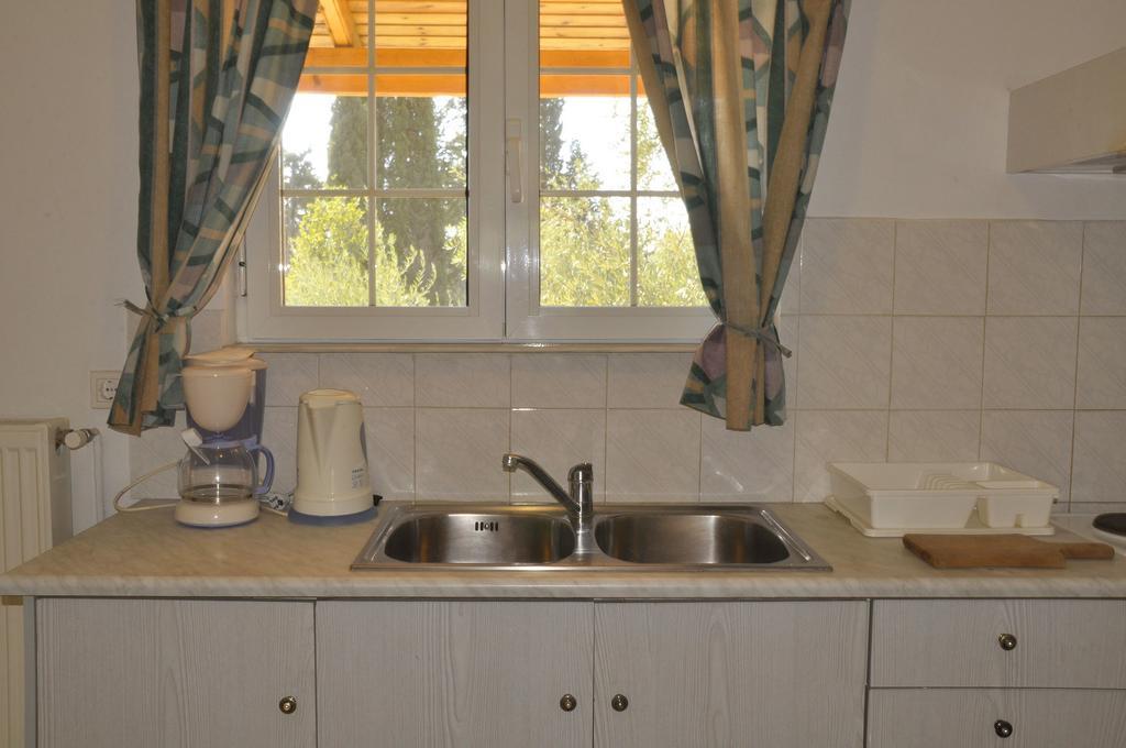 Egli Apartments コントカリ エクステリア 写真